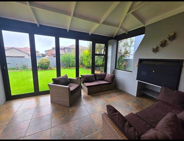 4 BEDROOM HOUSE FOR SALE IN GLEN EAGLE ESTATE